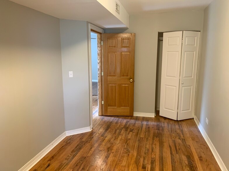 Building Photo - 4905 W Augusta Blvd