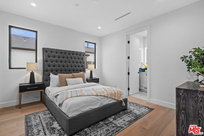 Building Photo - 4475 Mammoth Ave