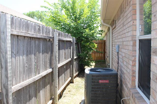 Building Photo - 7556 Ashcroft Cir