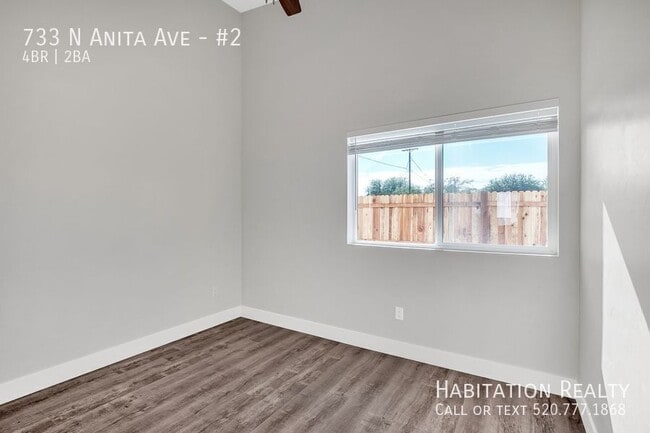 Building Photo - 733 N Anita Ave