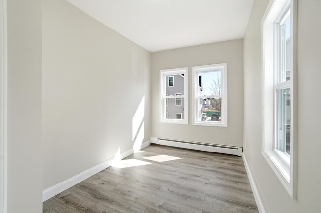 Building Photo - 254 Auburn St