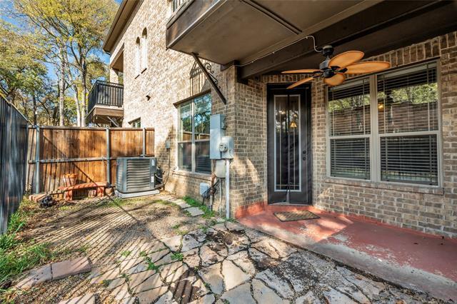 Building Photo - 932 Brook Forest Ln