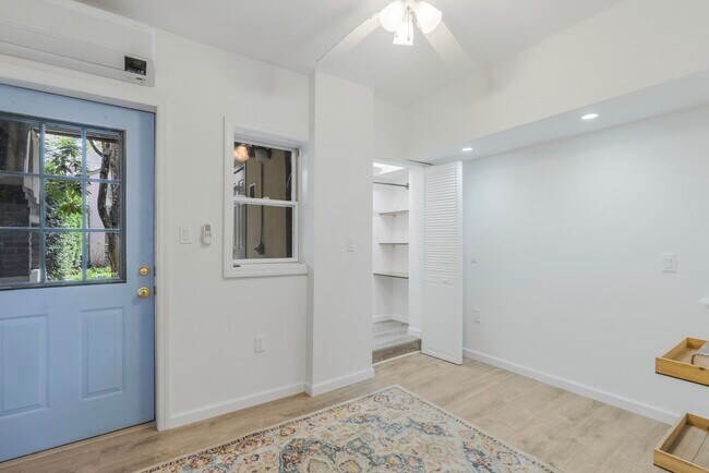 Building Photo - 209.5 4th St