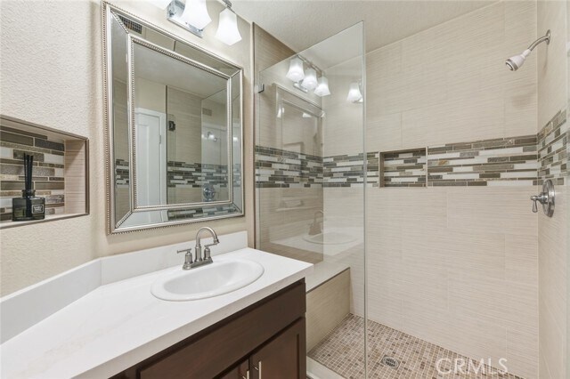 Building Photo - 4640 E Somerton Ave