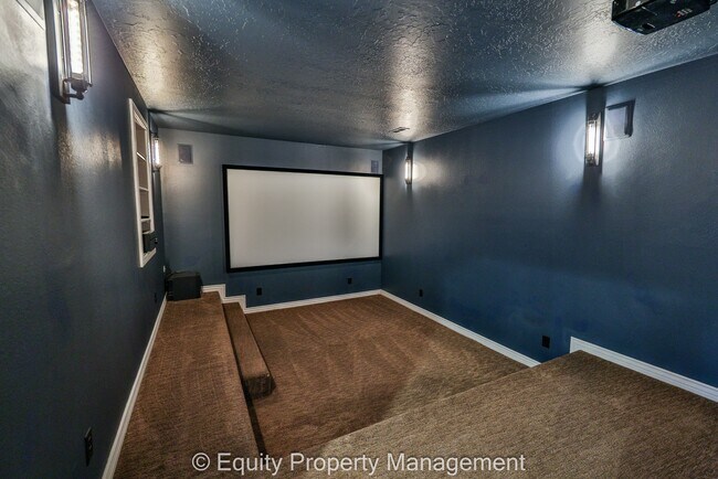 Building Photo - 10787 N 5800 W St