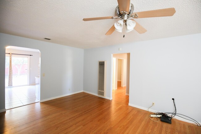 Building Photo - Floresta Gardens San Leandro Ranch Home