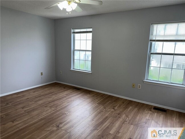 Building Photo - 31 Kingston Run