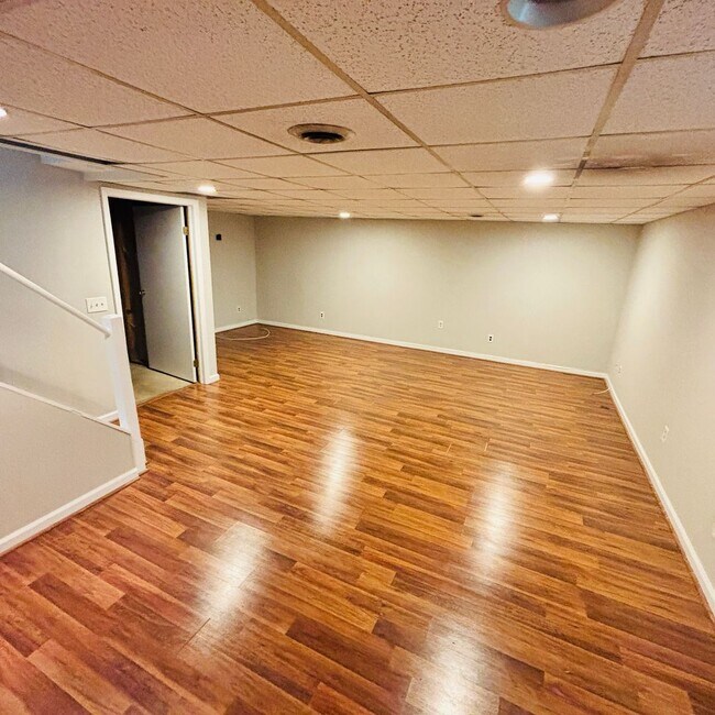 Building Photo - Spacious 3-Bedroom, 3-Bathroom Townhome with Finished Basement, Garage & Fenced Yard
