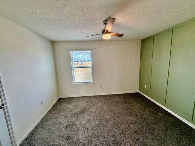 Building Photo - Beautiful Home in Newberry, FL – Spacious, Modern, and Peaceful Living