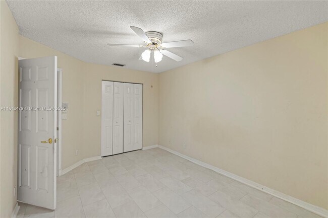 Building Photo - 18405 NW 9th Ct