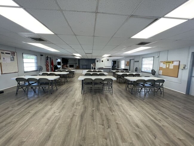 Building Photo - 4300 E Bay Dr