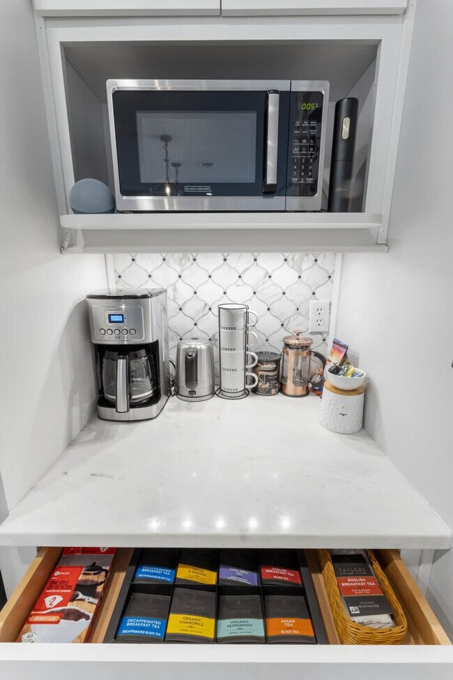 Building Photo - 9200 Pointe Aux Chenes Rd