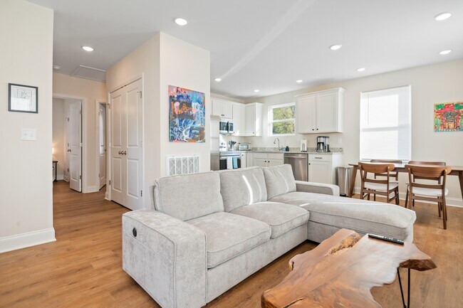 Building Photo - 24 Sawyer St