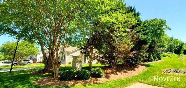 Building Photo - 5932 Hollow Wood Ct