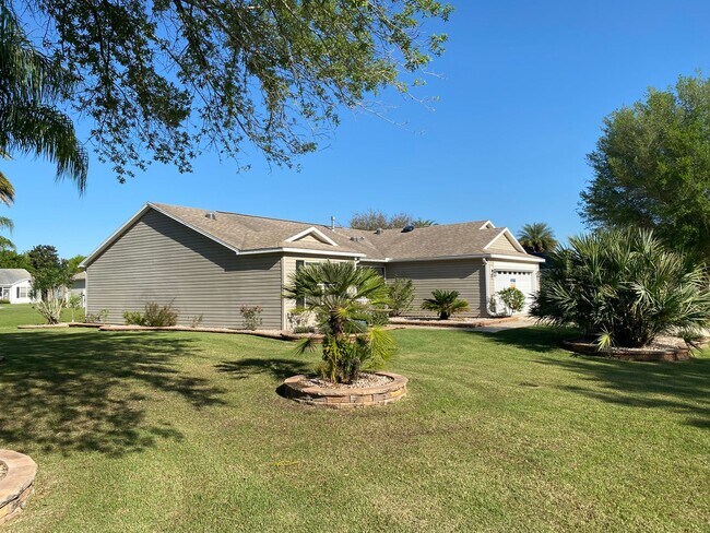 Building Photo - Beautiful ANNUAL, Fully Furnished, turnkey 3 Beds & 2 Baths in The Village of Sabal Chase