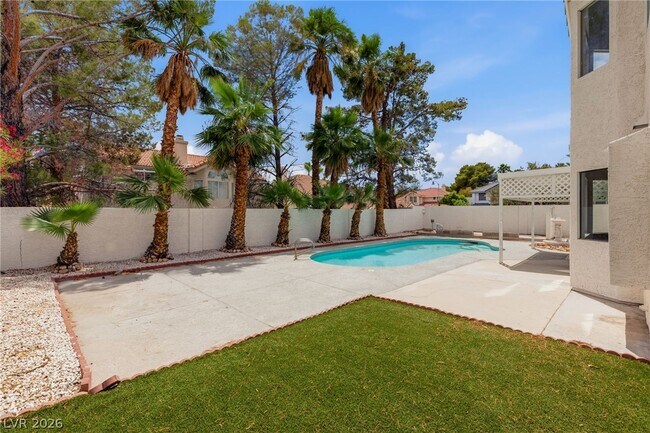 Building Photo - 9725 Cascade Falls Ave