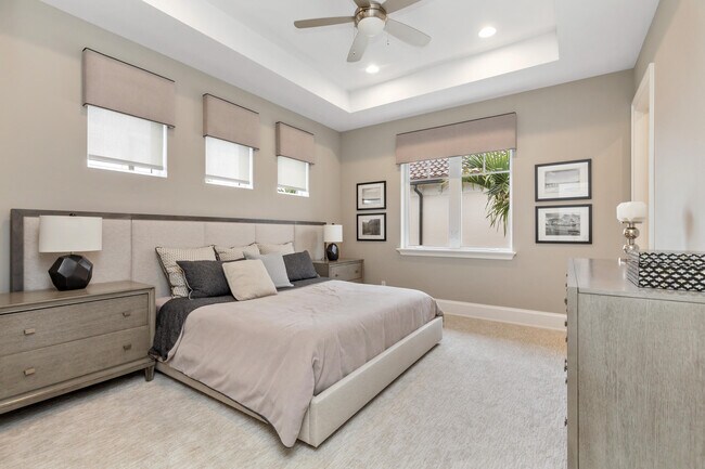 Building Photo - 3211 NE 27th Ave