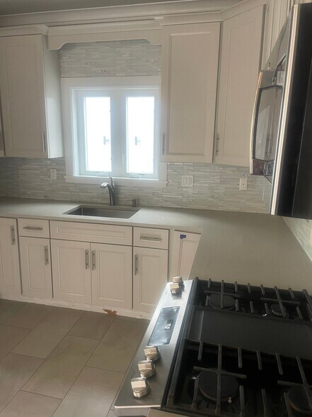 Building Photo - 0 Bartlett Ave