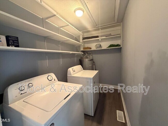 Building Photo - 378 Kittery Point Ln