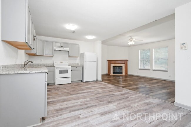 Building Photo - 3 BR/2BA | Updated Single Family Home | 2-Car Garage Parking | Fenced backyard!