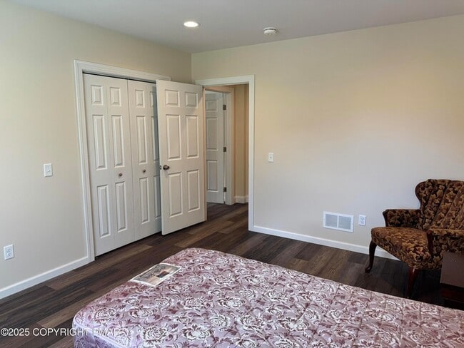 Building Photo - 3884 PA-115