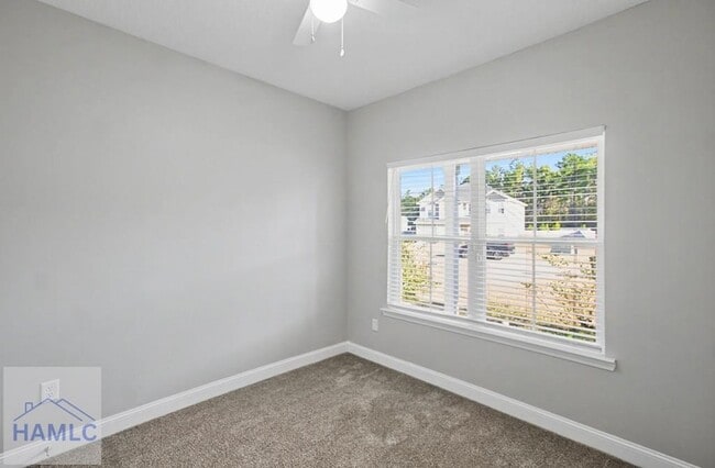 Building Photo - 147 Rimes Ave SE