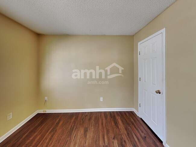 Building Photo - 3472 Chastain Glen Ln NE