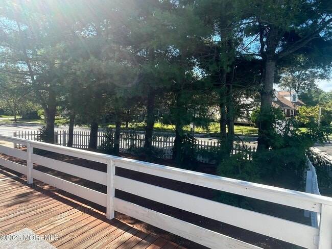 Building Photo - 1727 River Rd