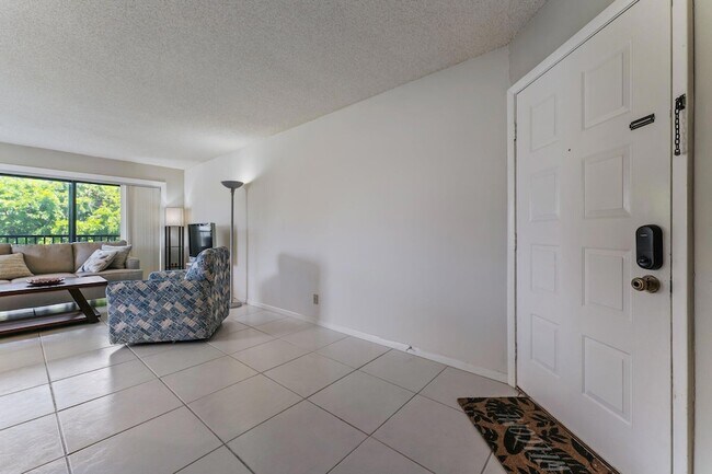 Building Photo - 1605 S US Hwy 1