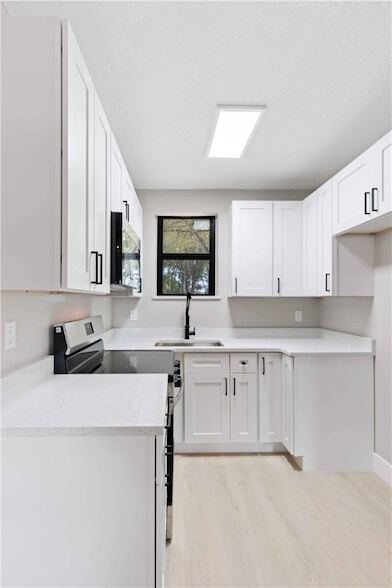 Building Photo - 6476 48th Ave