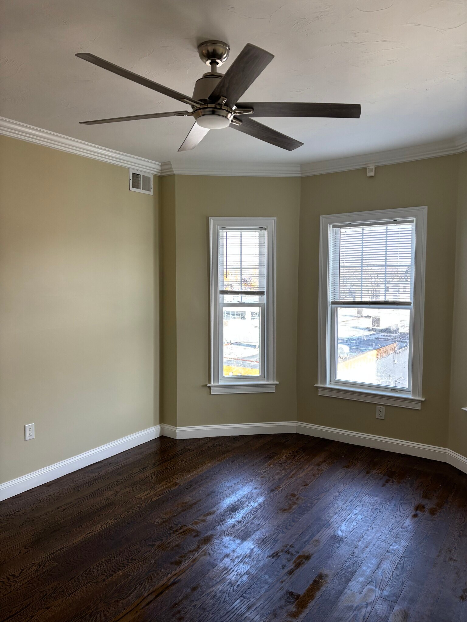 Building Photo - 11 Maywood St