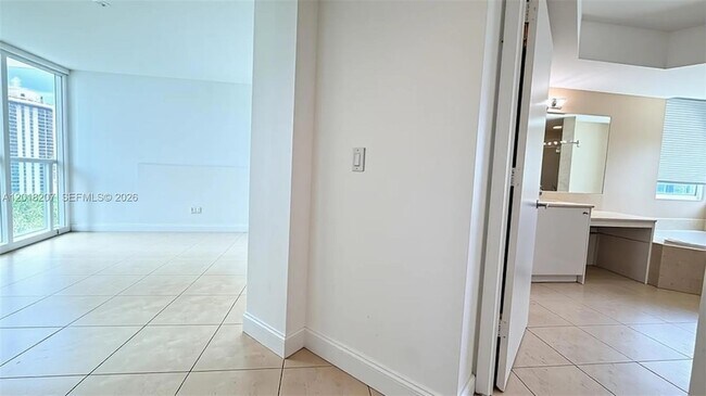 Building Photo - 19400 Turnberry Way