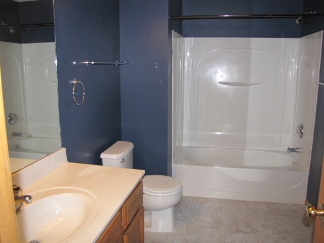 Building Photo - Spacious 2Bed+Loft/2Bath Townhome- Cottage...