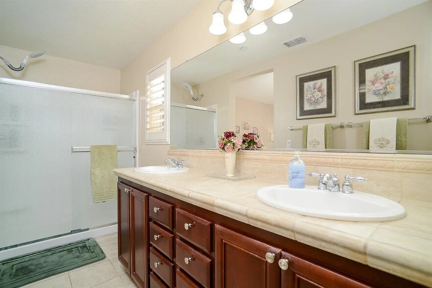 Building Photo - 1303 Rivage Cir