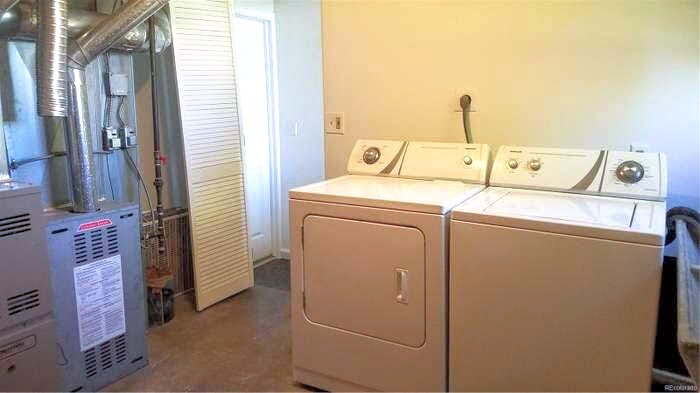 On site Laundry - 3155 S Fox St