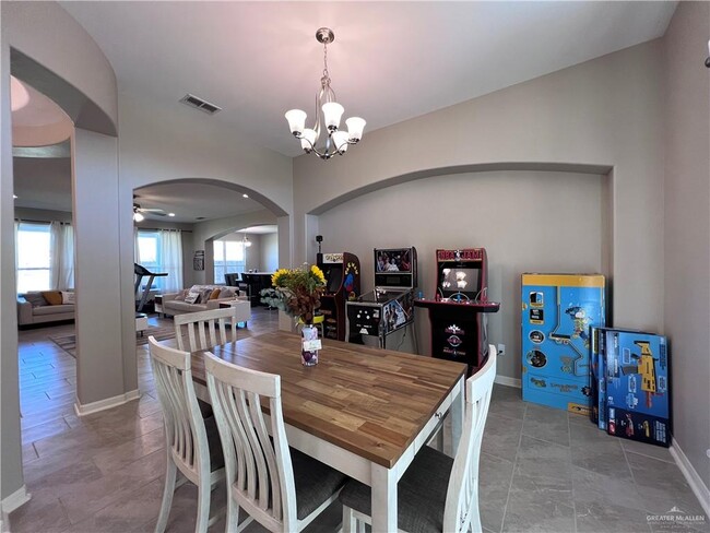 Building Photo - 40 Ensenada Ave