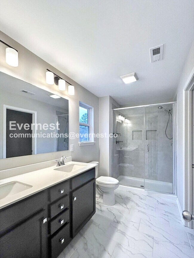 Building Photo - 2031 Darby View Ln