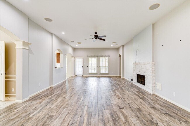 Building Photo - 25910 Oakridge Forest Ln