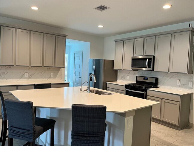 Building Photo - 3303 Dagostino Crk Dr