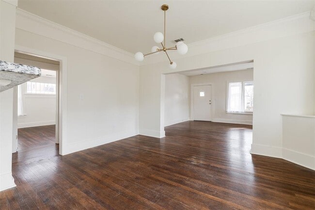 Building Photo - 1215 NW 13th St