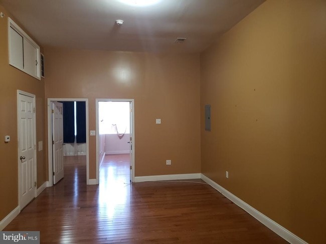 Building Photo - 1207 Race St