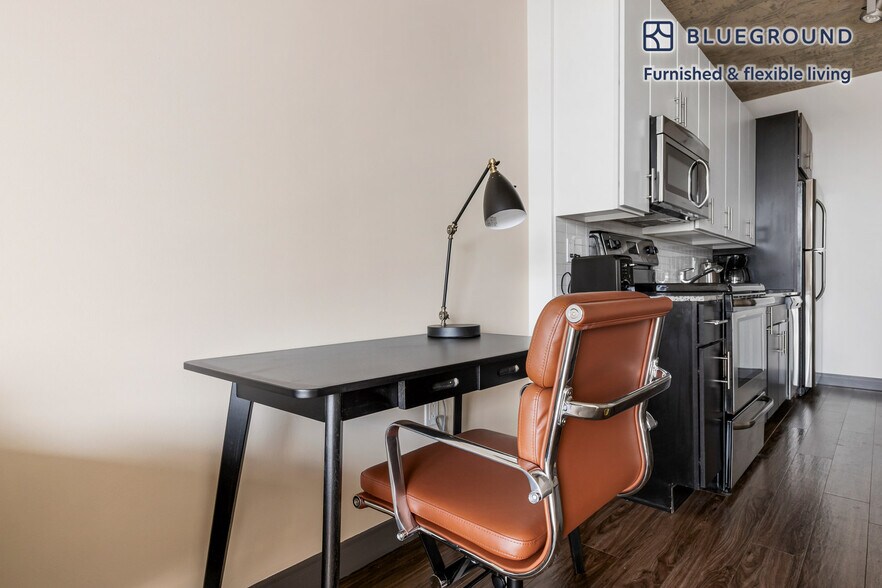 Building Photo - 601 W Jackson Blvd