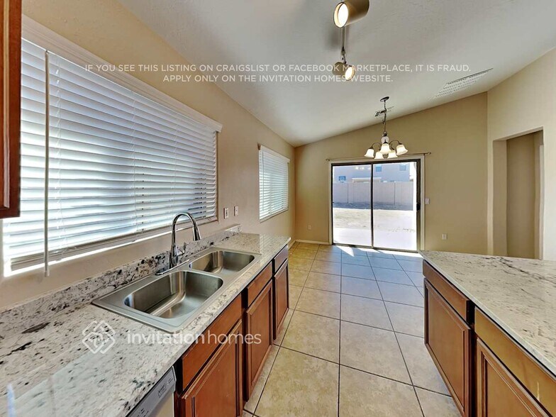 Building Photo - 1789 W Desert Mountain Dr