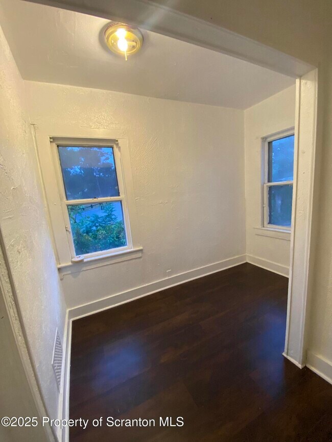 Building Photo - 2120-2122 Belmont Terrace