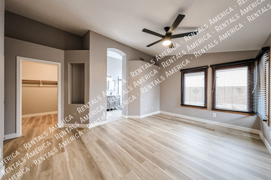 Building Photo - 133 W Muriel Dr