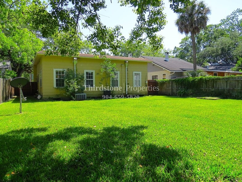 Building Photo - 2881 Selma St