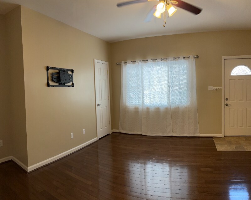 Building Photo - 158 Dryden Way