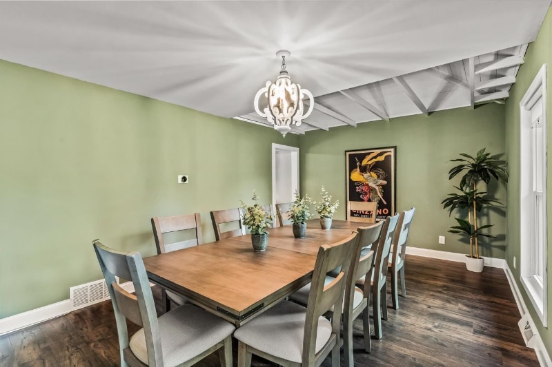 Building Photo - 421 W Lloyd St