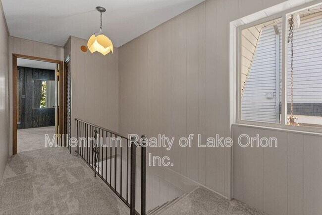 Building Photo - 391 Shady Oaks St