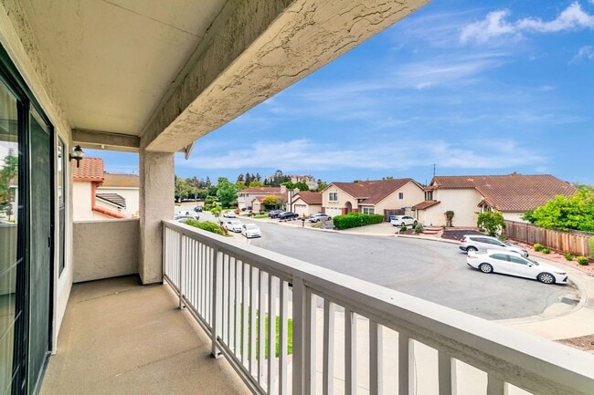 Building Photo - Spacious and Charming 4-Bedroom Home in Pr...